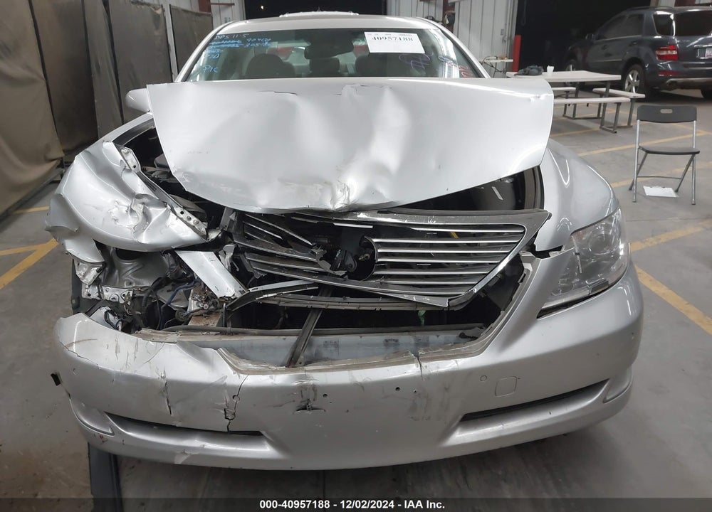 2008 LEXUS LS 460 VIN: JTHBL46F585055186