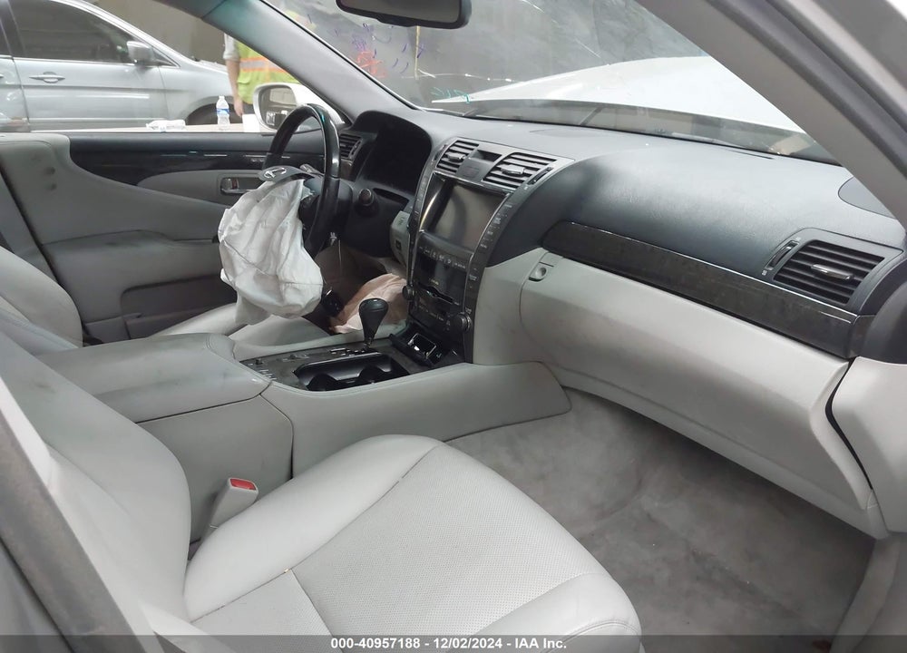 2008 LEXUS LS 460 VIN: JTHBL46F585055186