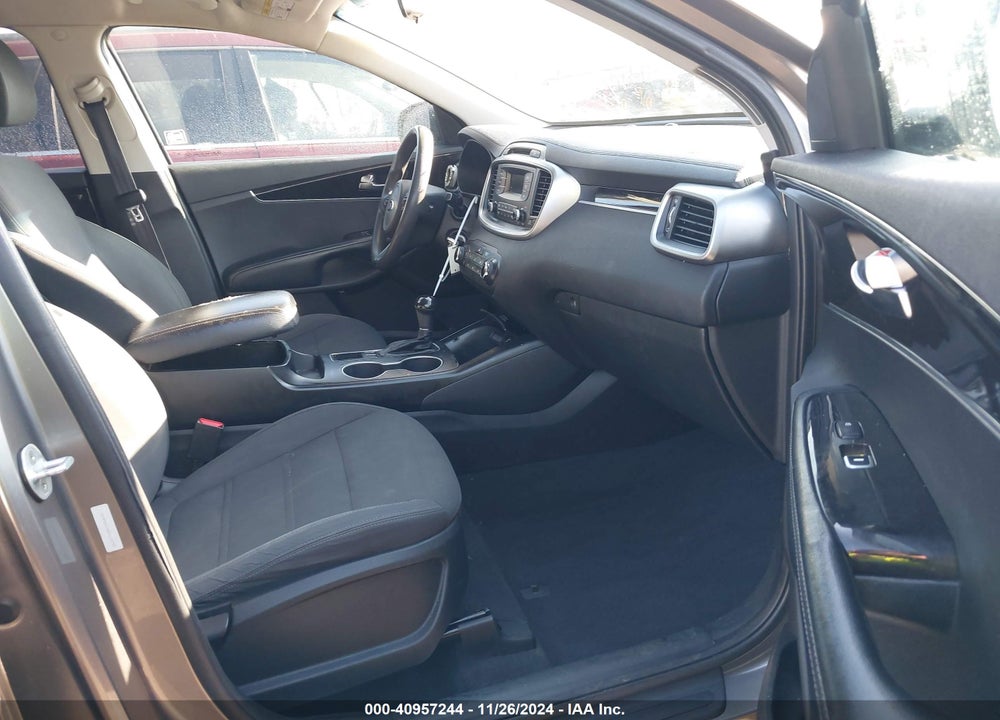 2016 KIA SORENTO 2.4L L VIN: 5XYPG4A38GG124791