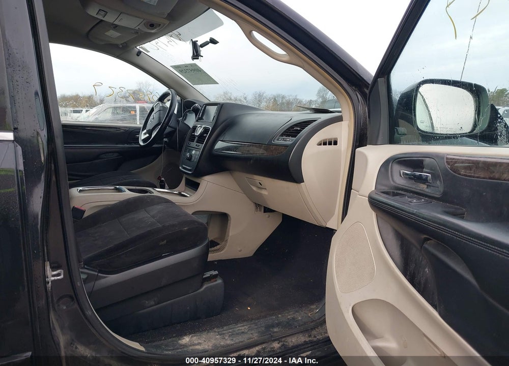 2011 DODGE GRAND CARAVAN CREW VIN: 2D4RN5DG7BR649982