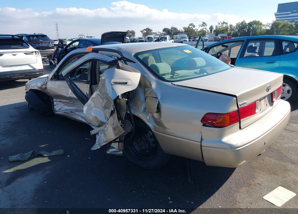2000 TOYOTA CAMRY LE VIN: JT2BG22K3Y0522415