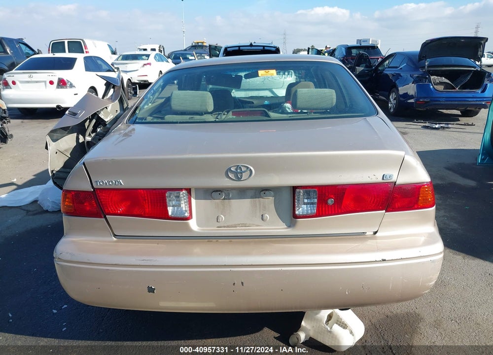 2000 TOYOTA CAMRY LE VIN: JT2BG22K3Y0522415