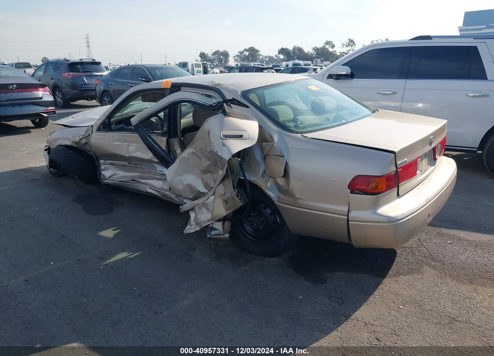 2000 TOYOTA CAMRY LE VIN: JT2BG22K3Y0522415