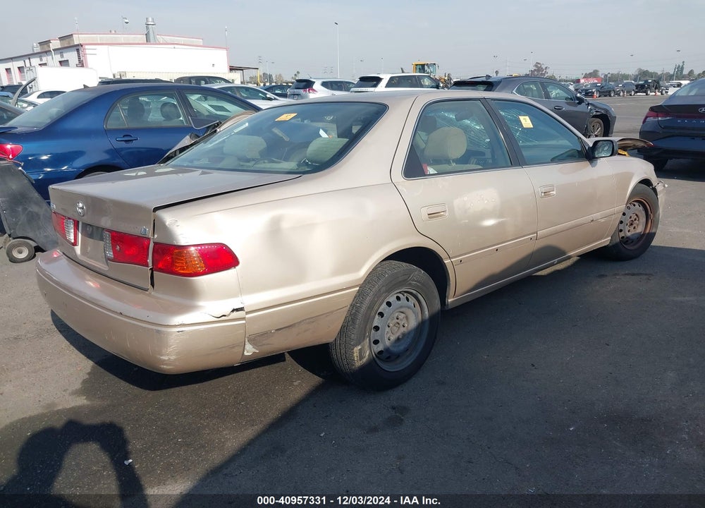 2000 TOYOTA CAMRY LE VIN: JT2BG22K3Y0522415
