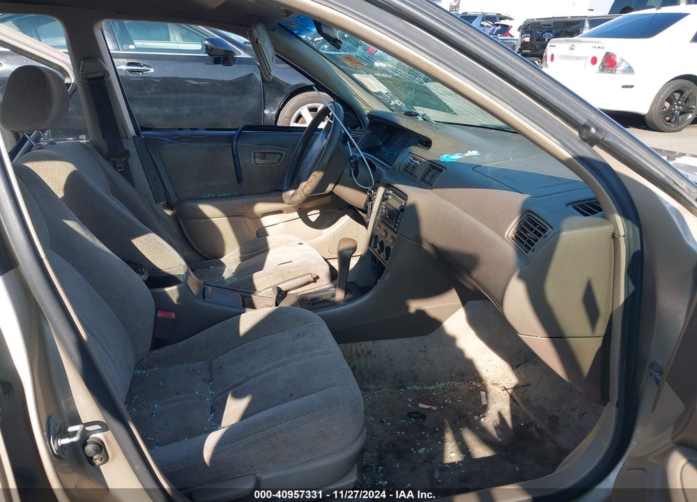 2000 TOYOTA CAMRY LE VIN: JT2BG22K3Y0522415