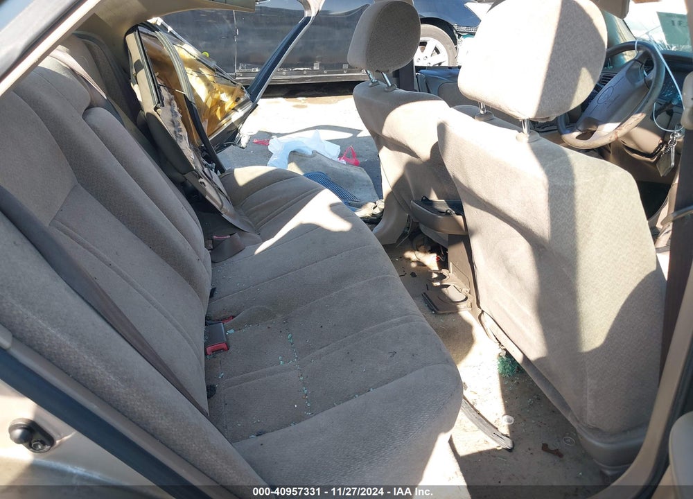 2000 TOYOTA CAMRY LE VIN: JT2BG22K3Y0522415