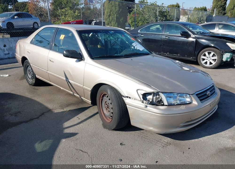 2000 TOYOTA CAMRY LE VIN: JT2BG22K3Y0522415