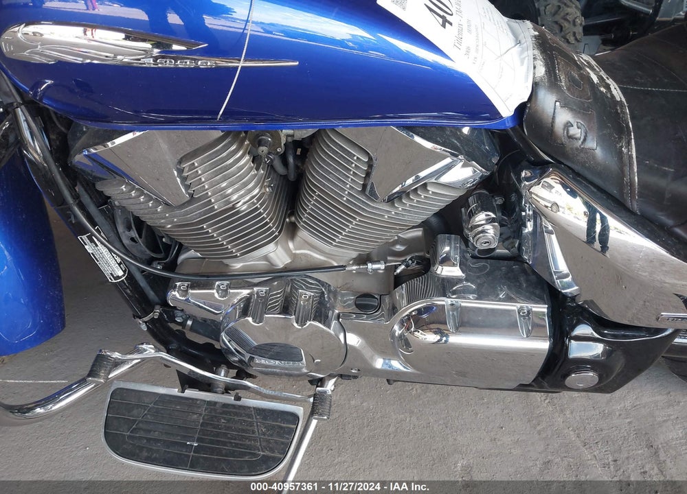 2006 HONDA VTX1300 R VIN: 1HFSC52636A309923