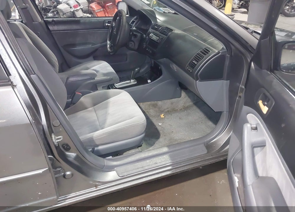 2005 HONDA CIVIC LX VIN: 2HGES16555H539422