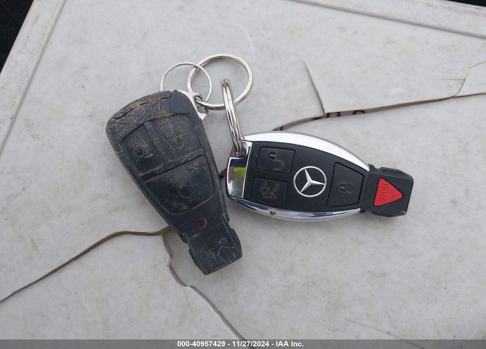 2000 MERCEDES-BENZ CLK 430 VIN: WDBLK70GXYT045212