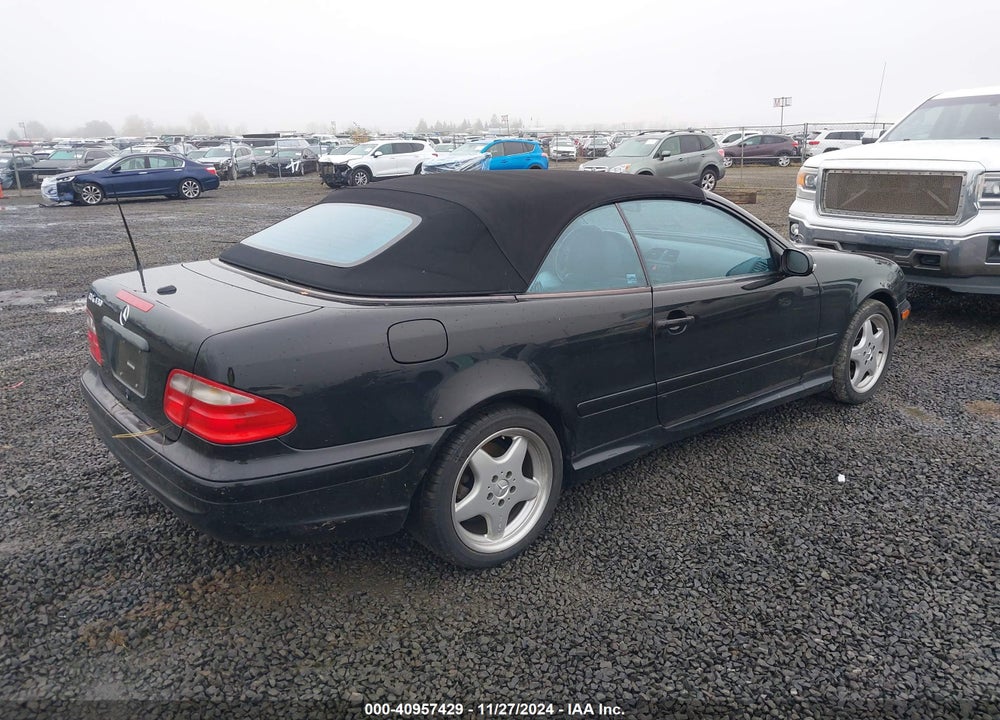 2000 MERCEDES-BENZ CLK 430 VIN: WDBLK70GXYT045212