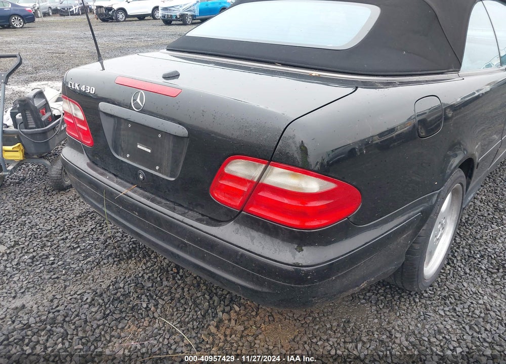 2000 MERCEDES-BENZ CLK 430 VIN: WDBLK70GXYT045212