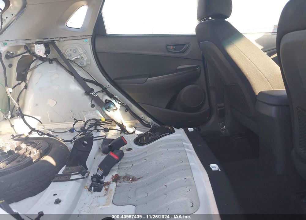 2020 HYUNDAI KONA SE VIN: KM8K12AA2LU424250