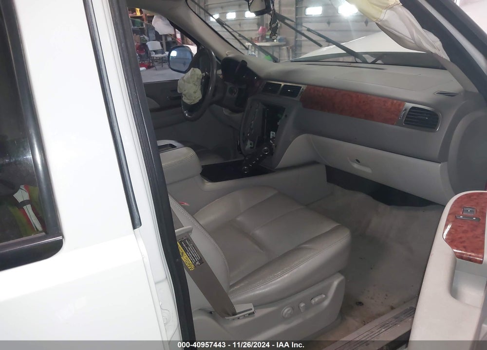 2007 CHEVROLET TAHOE LT VIN: 1GNFK13027J119654