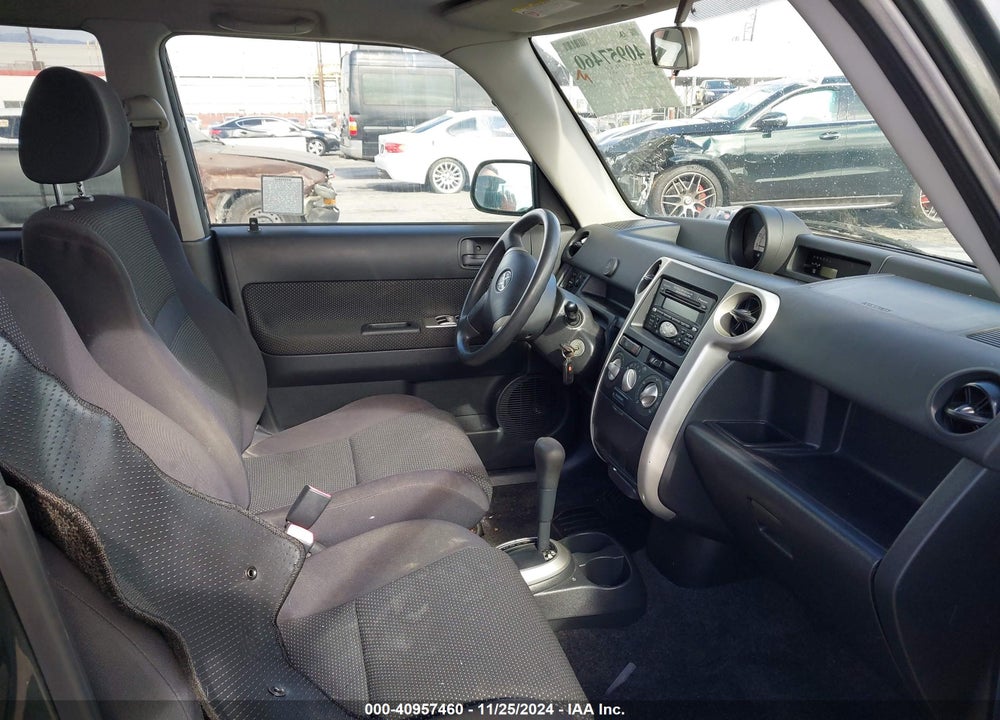 2004 SCION XB VIN: JTLKT324640143725