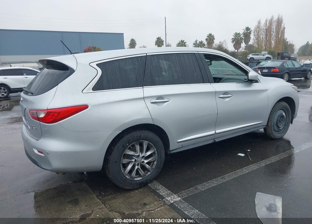 2013 INFINITI JX35 VIN: 5N1AL0MM8DC322538