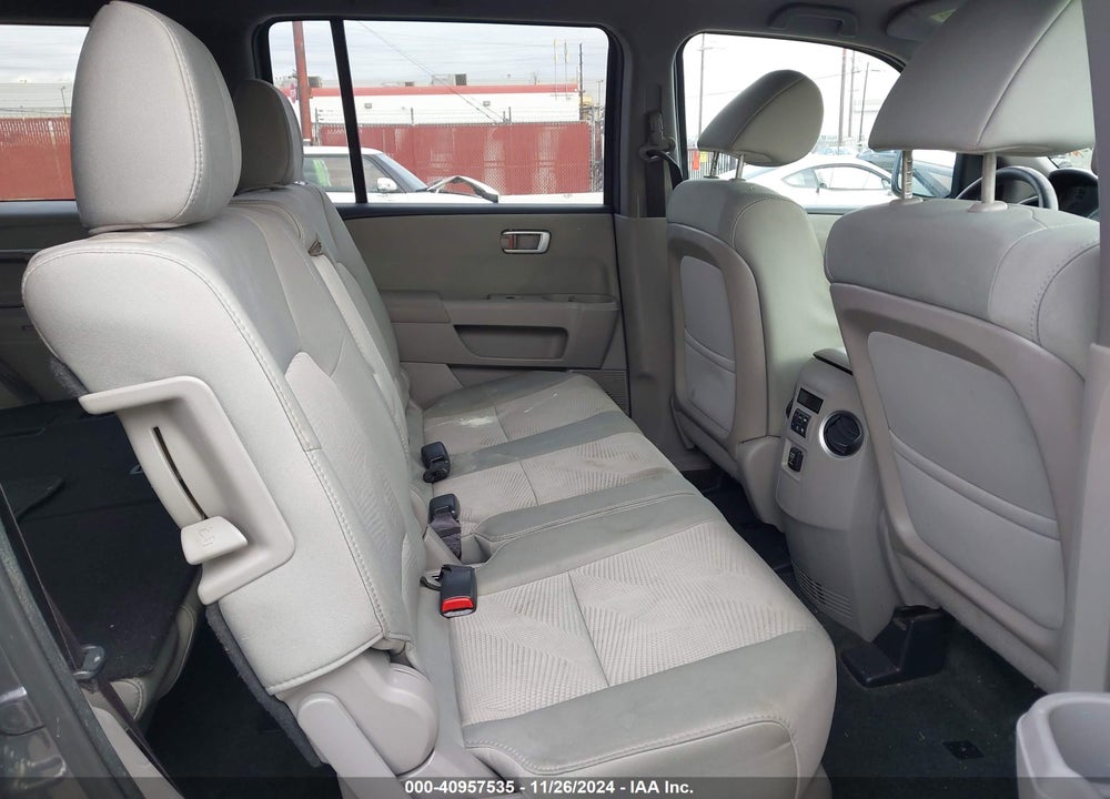 2014 HONDA PILOT LX VIN: 5FNYF4H20EB052686