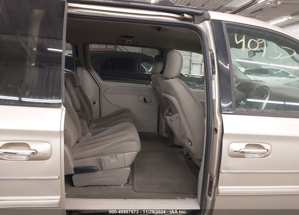 2005 CHRYSLER TOWN & COUNTRY TOURING VIN: 2C4GP54L15R517722