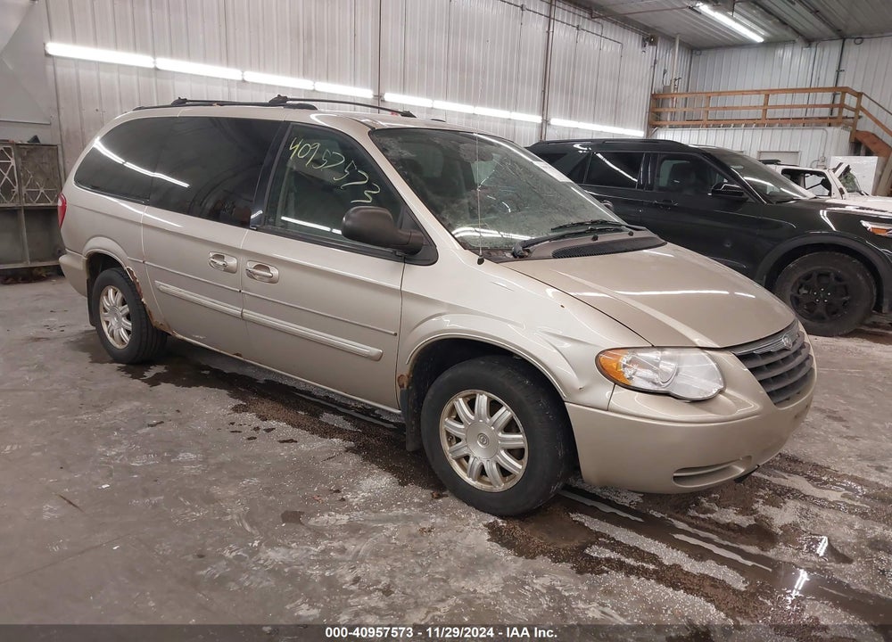 2005 CHRYSLER TOWN & COUNTRY TOURING VIN: 2C4GP54L15R517722