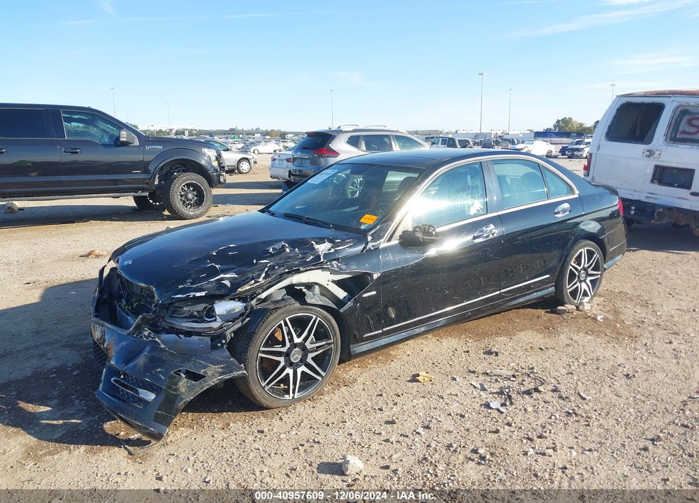 2012 MERCEDES-BENZ C 250 LUXURY/SPORT VIN: WDDGF4HB8CR231812