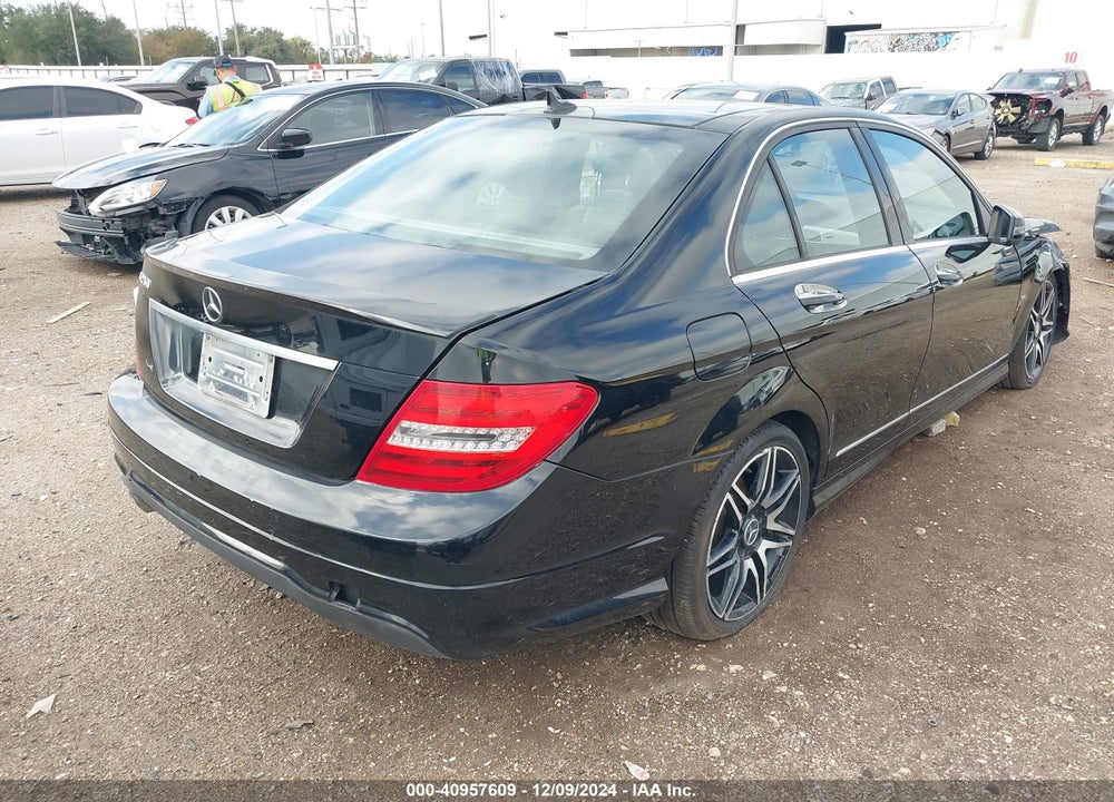 2012 MERCEDES-BENZ C 250 LUXURY/SPORT VIN: WDDGF4HB8CR231812