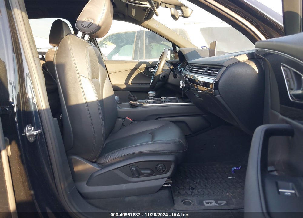 2017 AUDI Q7 3.0T PREMIUM VIN: WA1LAAF79HD018127
