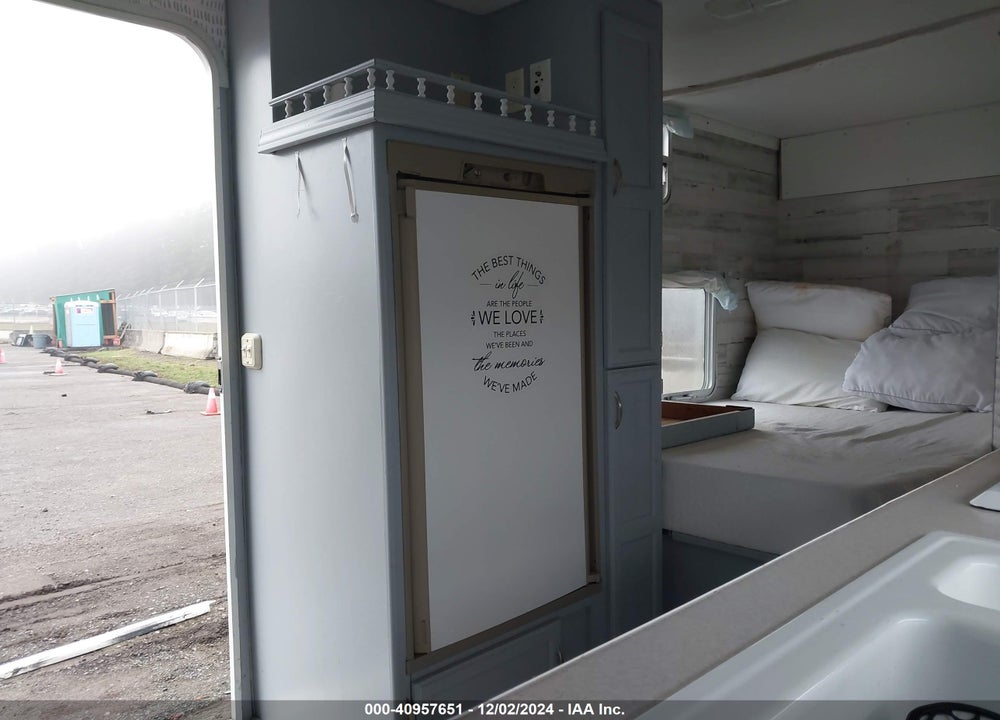 1999 FLEETWOOD WILDERNESS 721G VIN: 1ED2G2123X0913853