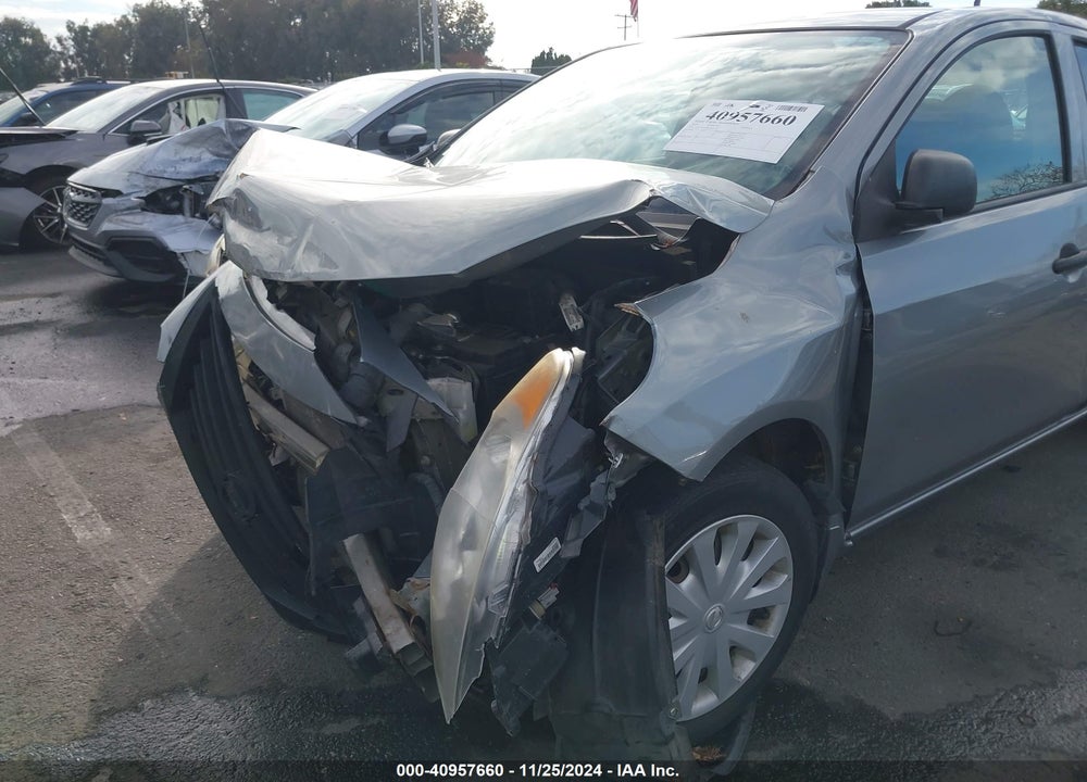 2014 NISSAN VERSA 1.6 S+ VIN: 3N1CN7AP0EL853739