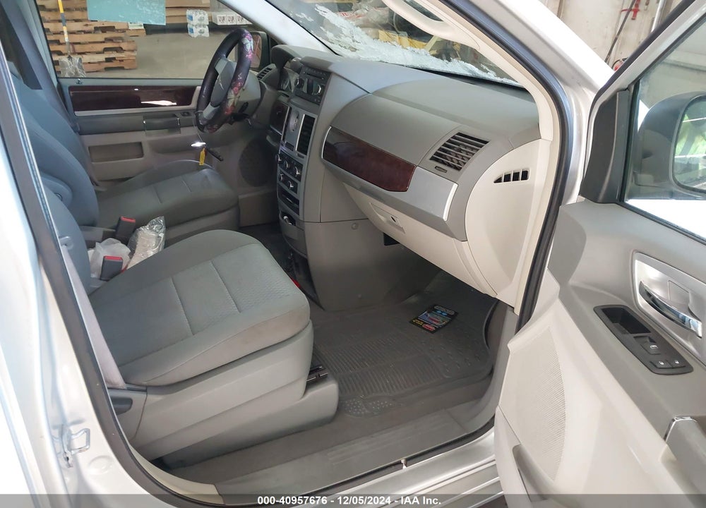 2010 CHRYSLER TOWN & COUNTRY TOURING VIN: 2A4RR5D17AR235185