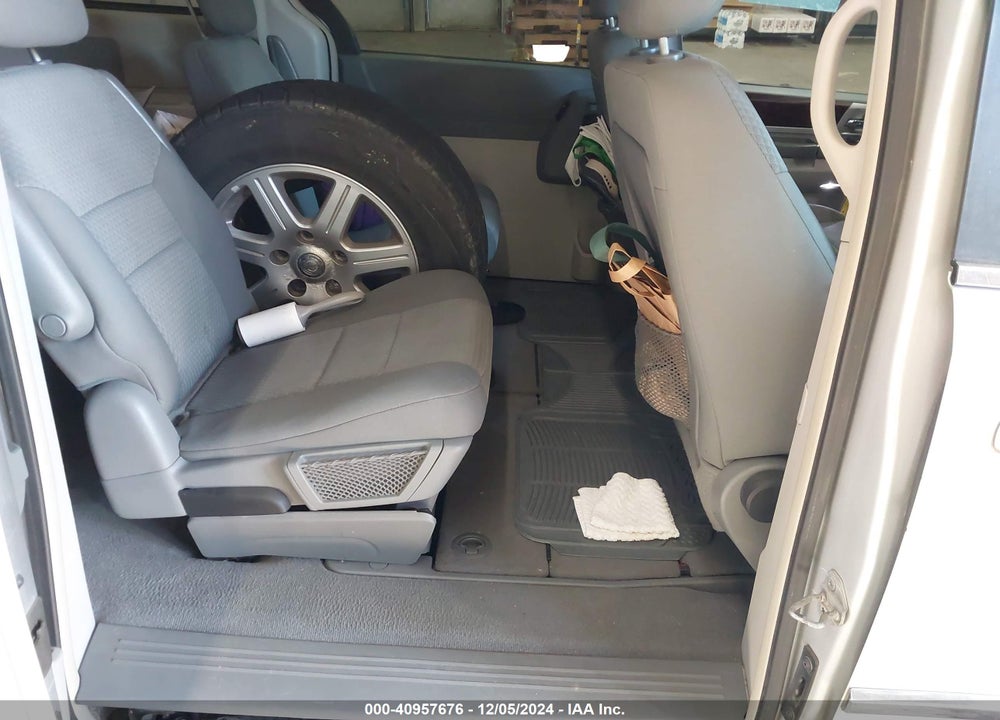 2010 CHRYSLER TOWN & COUNTRY TOURING VIN: 2A4RR5D17AR235185