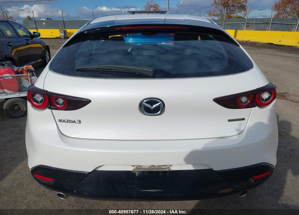 2022 MAZDA 3 SELECT VIN: JM1BPAKL4N1518910