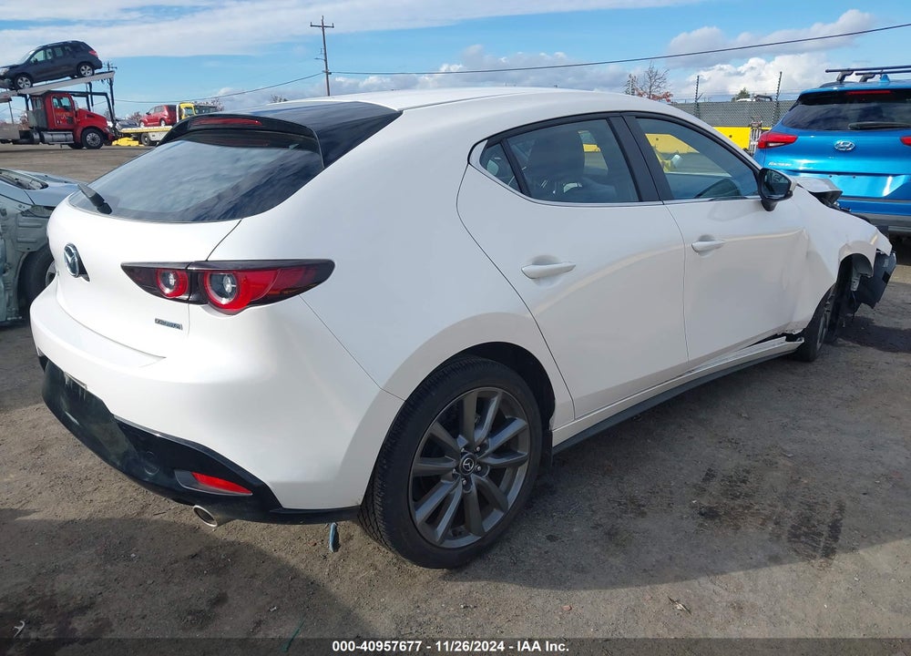 2022 MAZDA 3 SELECT VIN: JM1BPAKL4N1518910