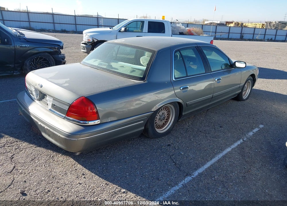 2001 FORD CROWN VICTORIA LX VIN: 2FAFP74W11X134778