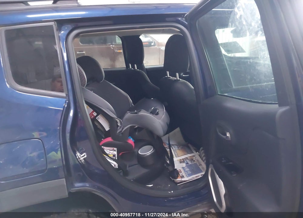2018 JEEP RENEGADE LATITUDE 4X4 VIN: ZACCJBBB8JPH98599