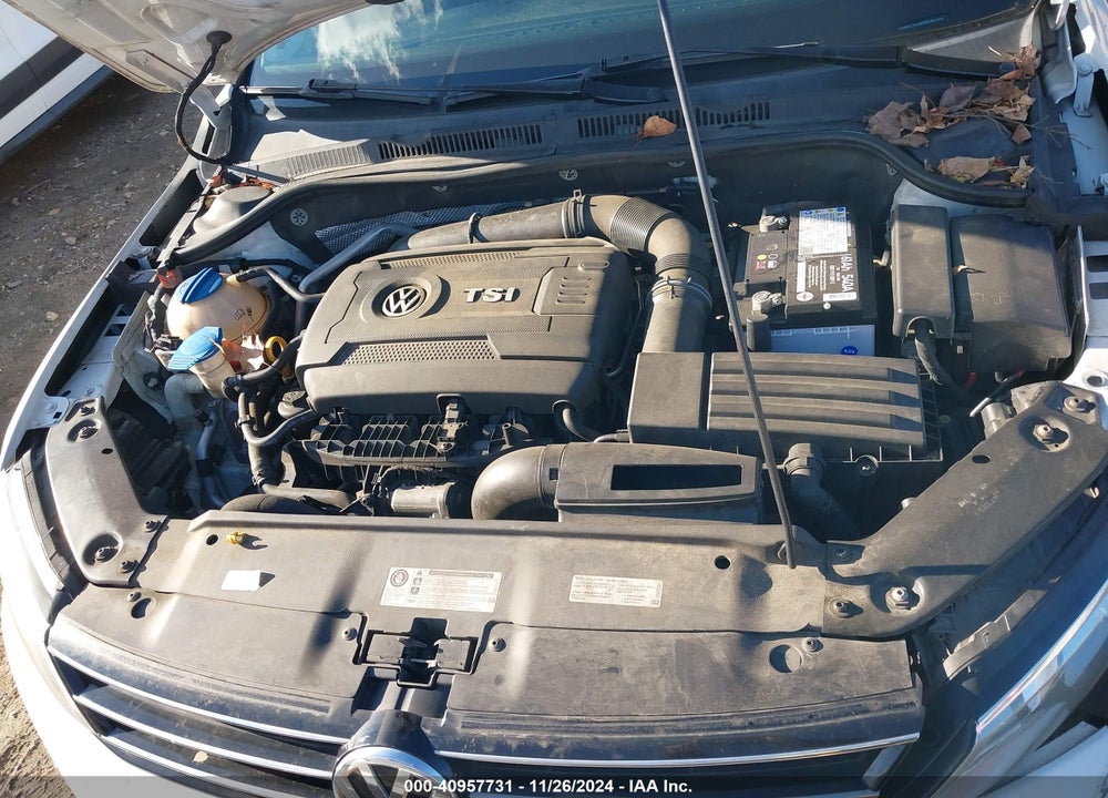 2015 VOLKSWAGEN JETTA 1.8T SE VIN: 3VWD17AJ4FM352449