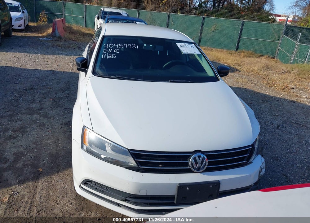 2015 VOLKSWAGEN JETTA 1.8T SE VIN: 3VWD17AJ4FM352449