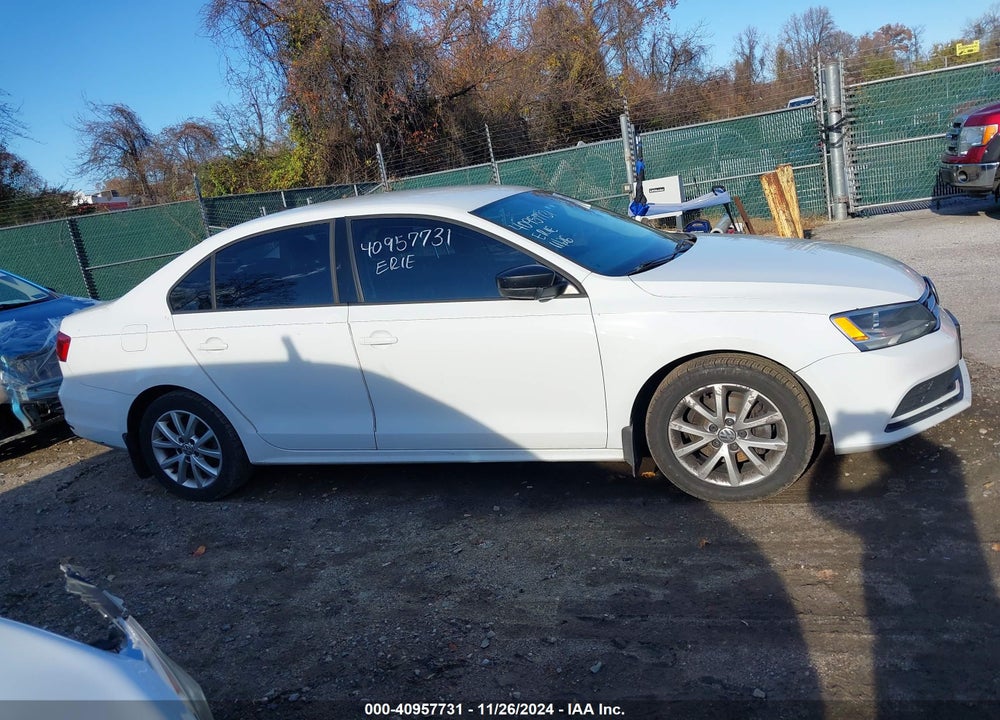 2015 VOLKSWAGEN JETTA 1.8T SE VIN: 3VWD17AJ4FM352449