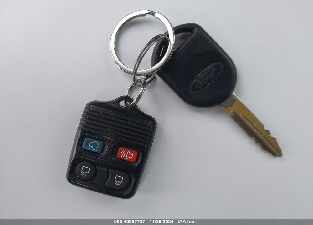 2008 FORD FOCUS SE/SES VIN: 1FAHP33N88W189213