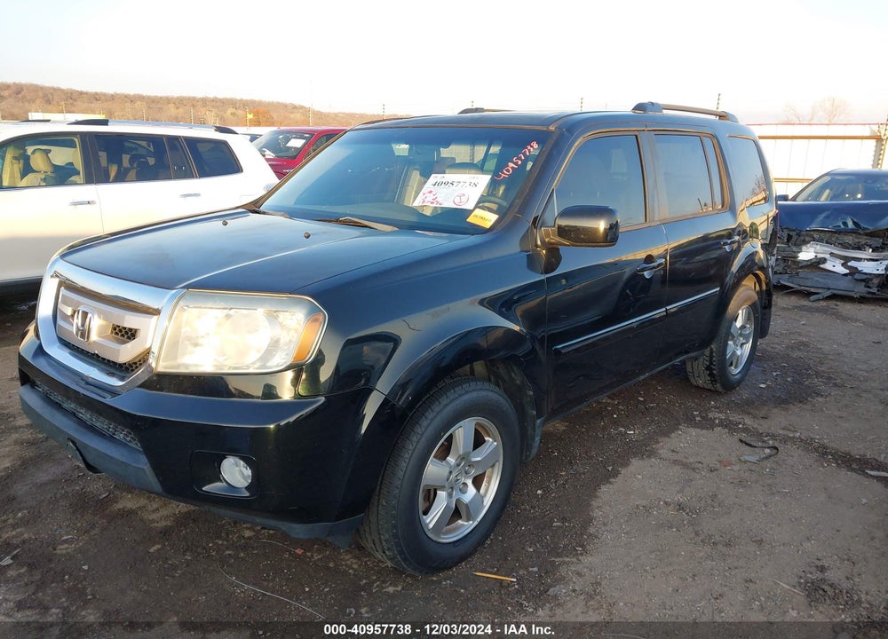2011 HONDA PILOT EX-L VIN: 5FNYF3H58BB034808