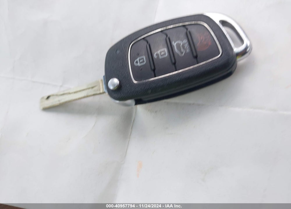 2020 HYUNDAI TUCSON SE VIN: KM8J2CA42LU131618