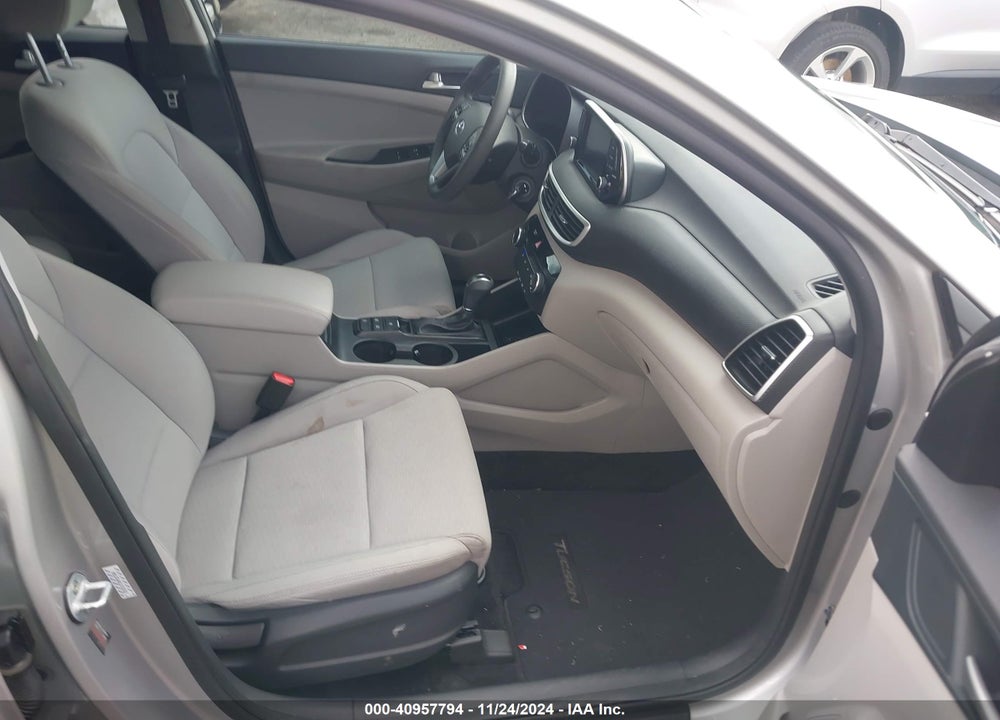 2020 HYUNDAI TUCSON SE VIN: KM8J2CA42LU131618