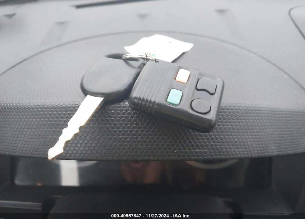 2010 FORD ESCAPE XLT VIN: 1FMCU0DG2AKA36086