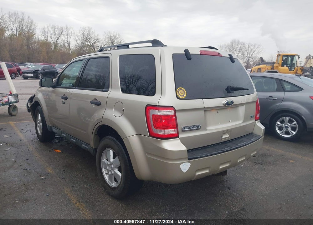 2010 FORD ESCAPE XLT VIN: 1FMCU0DG2AKA36086