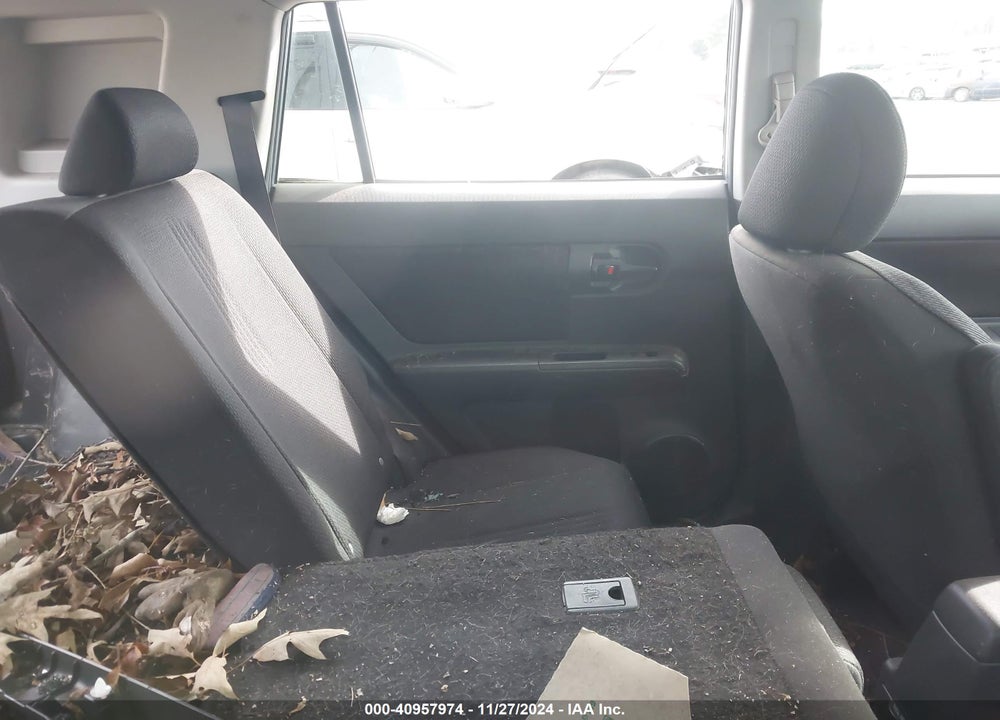 2010 SCION XB VIN: JTLZE4FE5A1104048