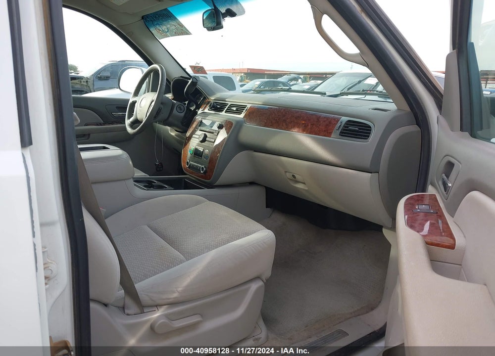 2007 CHEVROLET TAHOE LT VIN: 1GNFC13087J338468