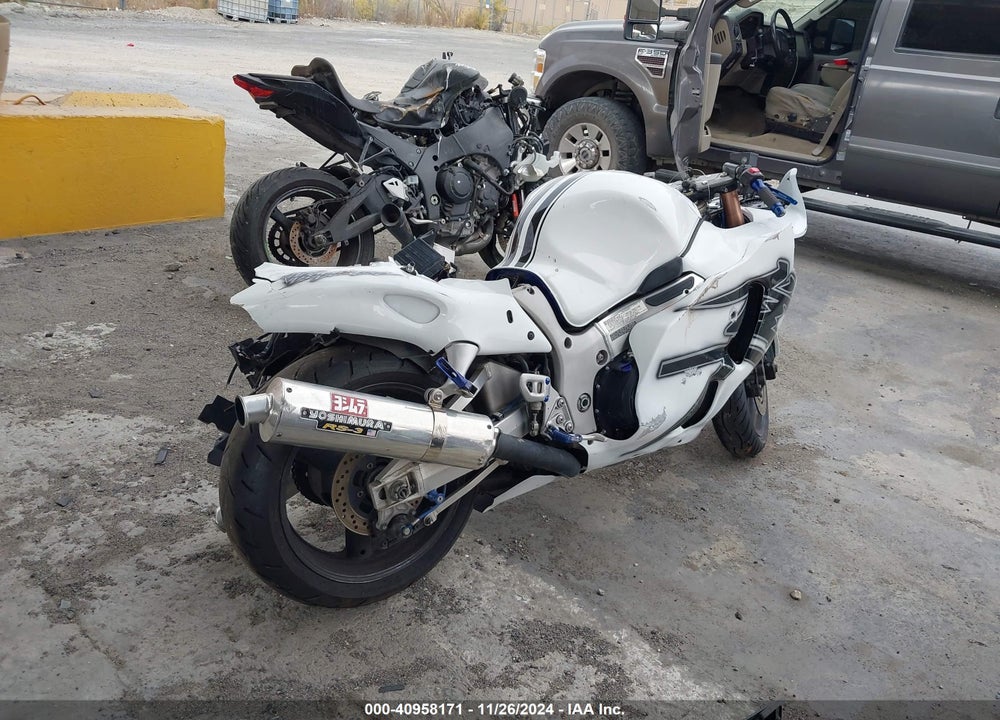 2000 SUZUKI GSX1300 VIN: JS1GW71A7Y2104914