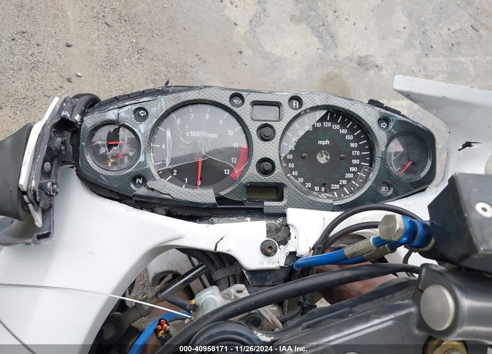 2000 SUZUKI GSX1300 VIN: JS1GW71A7Y2104914