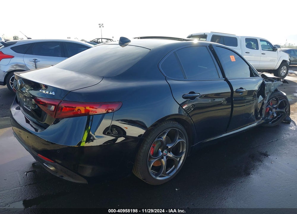 2018 ALFA ROMEO GIULIA VIN: ZARFAECN3J7565661