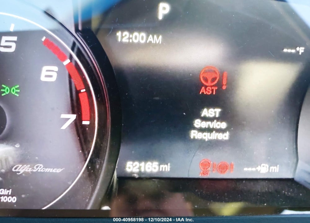 2018 ALFA ROMEO GIULIA VIN: ZARFAECN3J7565661