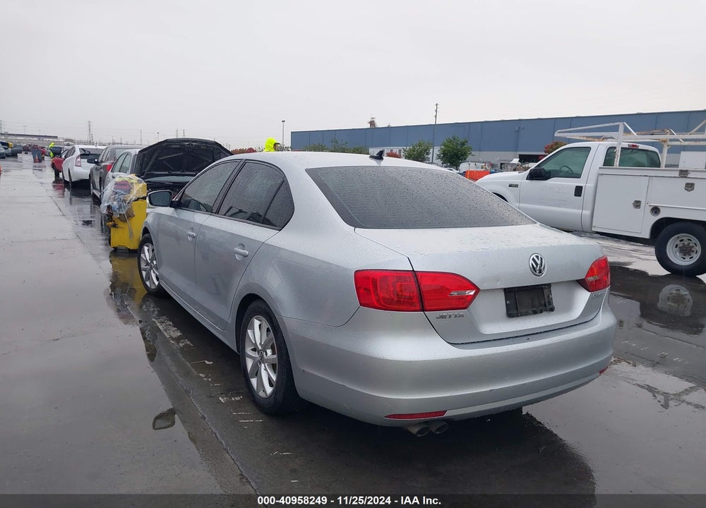 2011 VOLKSWAGEN JETTA 2.5L SE VIN: 3VWDZ7AJ5BM316465